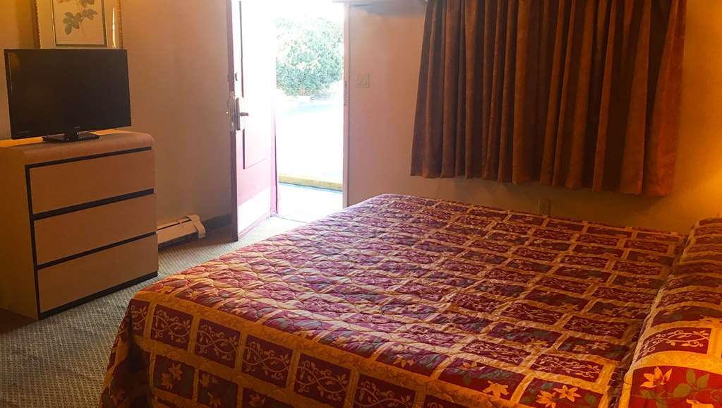 Americana Inn Farmingdale Room photo